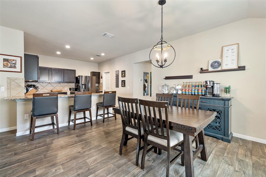 606 Comal RUN