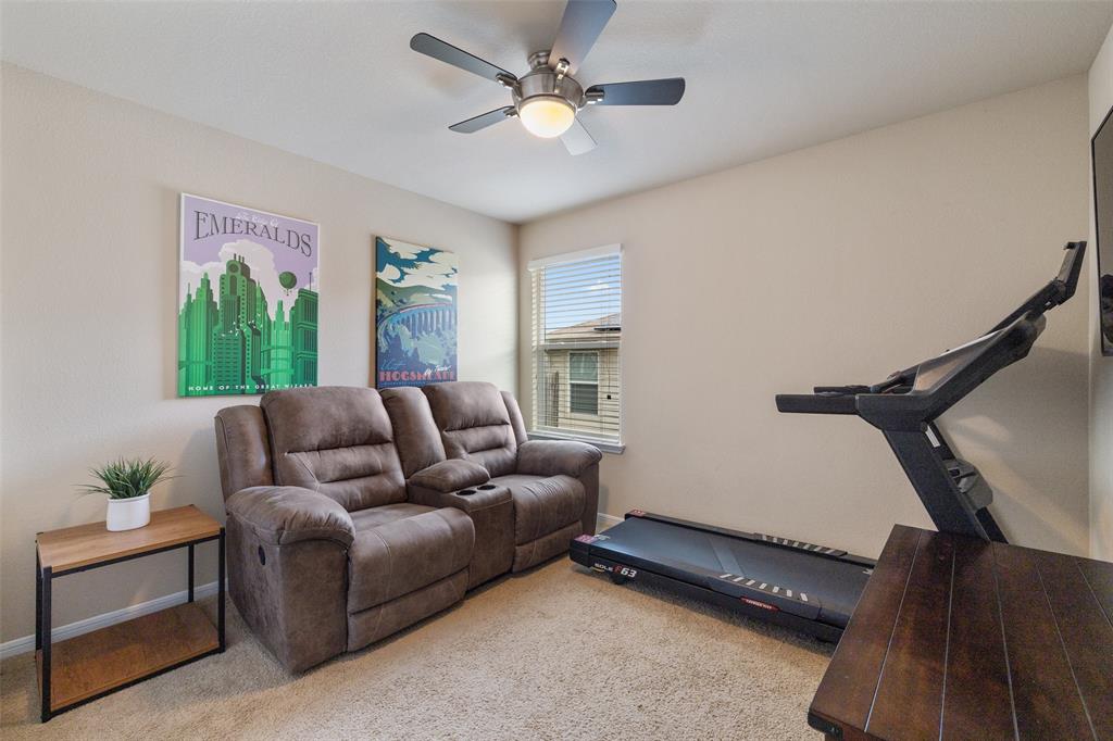 606 Comal RUN