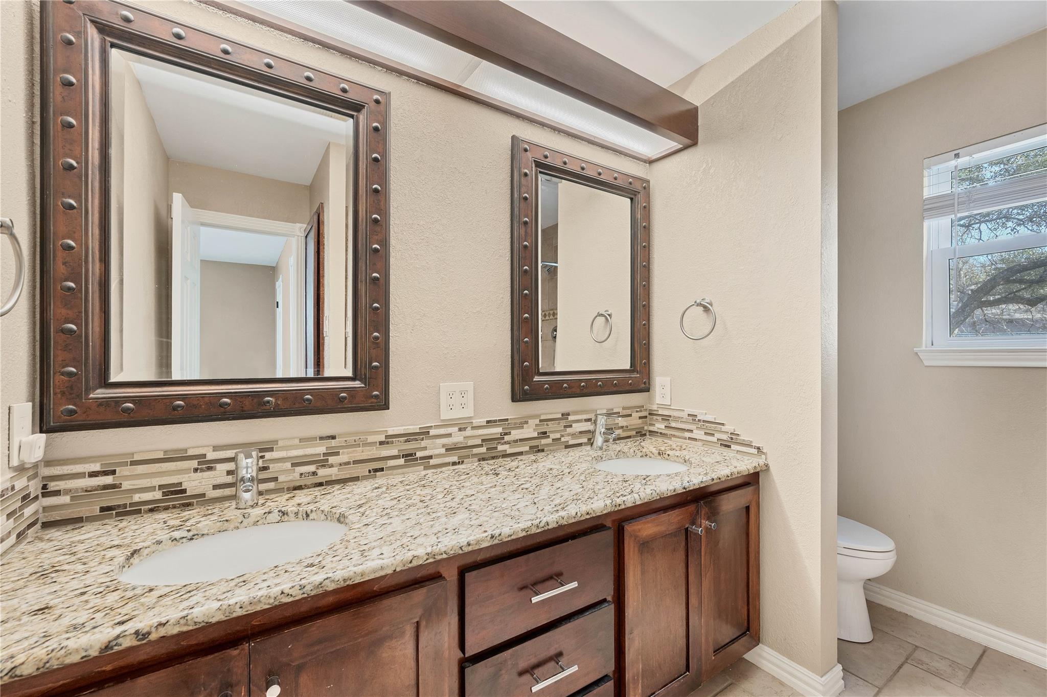 13233 Briar Hollow DR