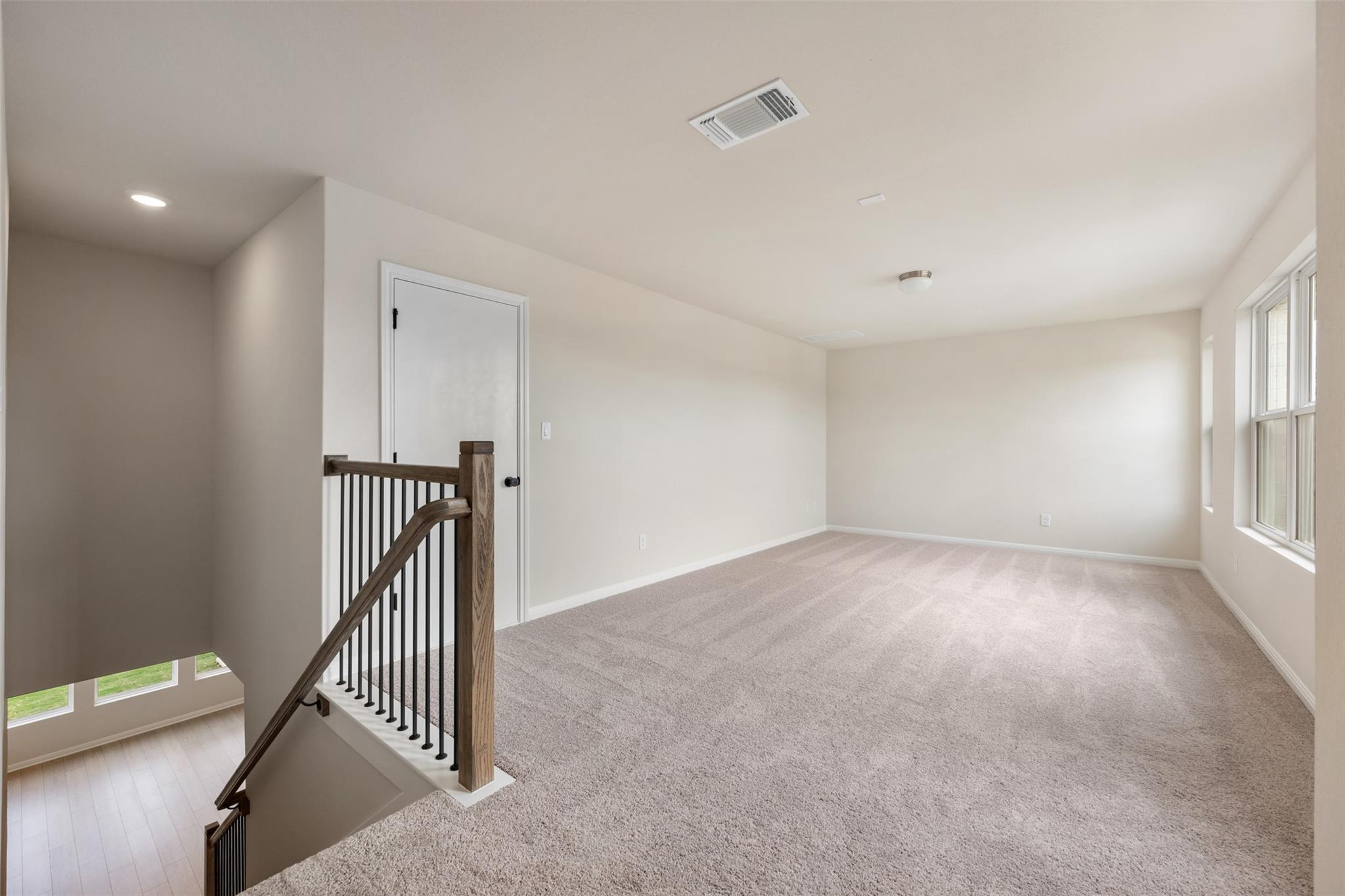 110 Golden Gate LN