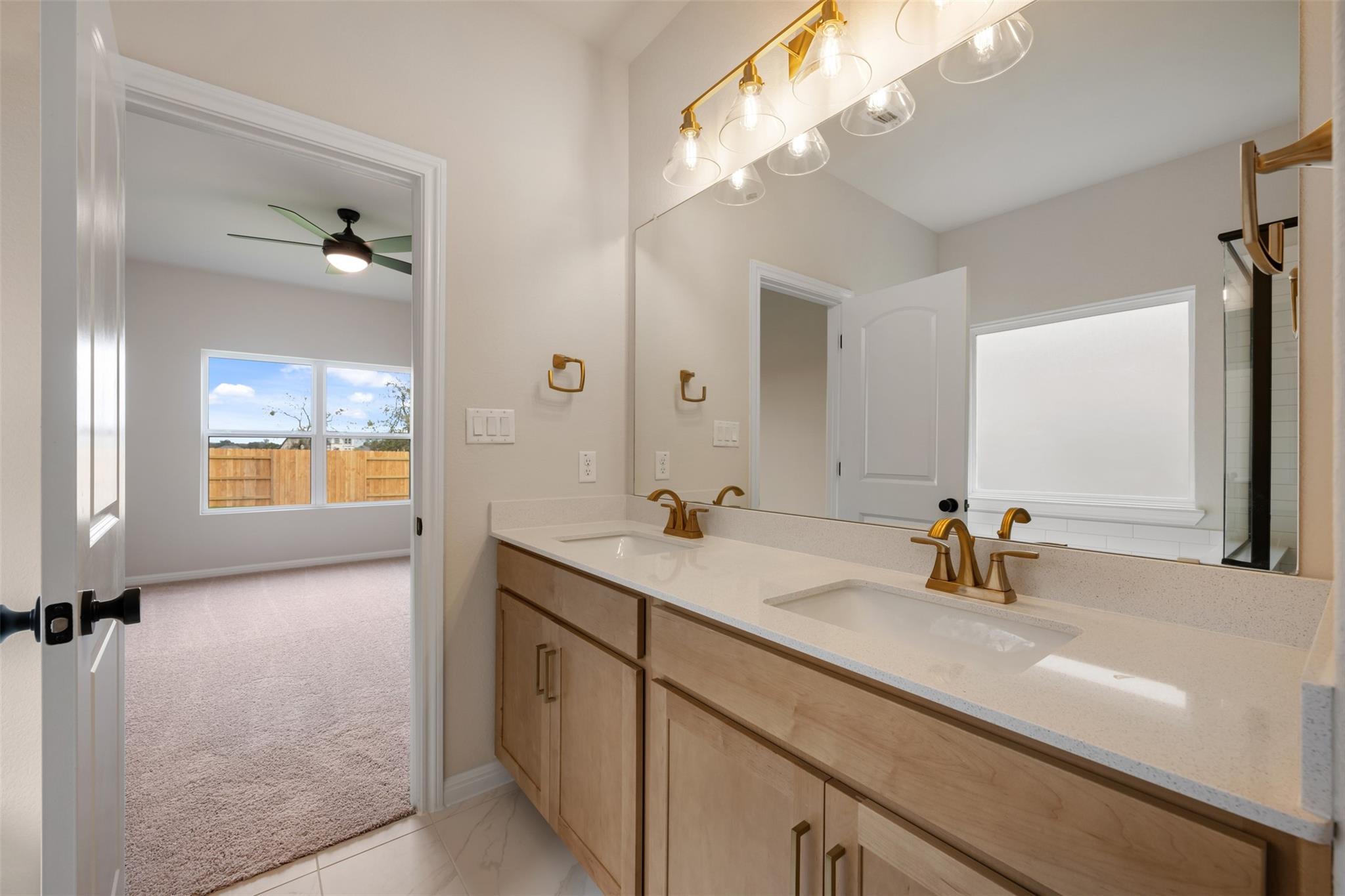 110 Golden Gate LN