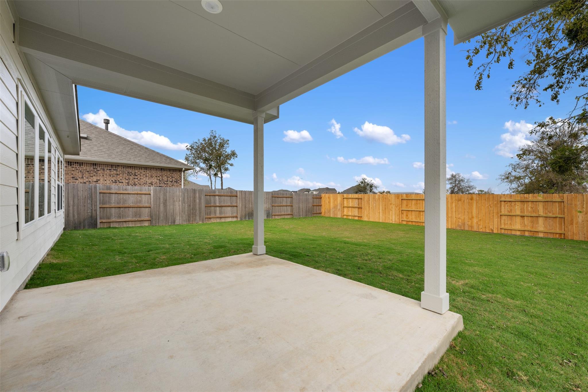 110 Golden Gate LN