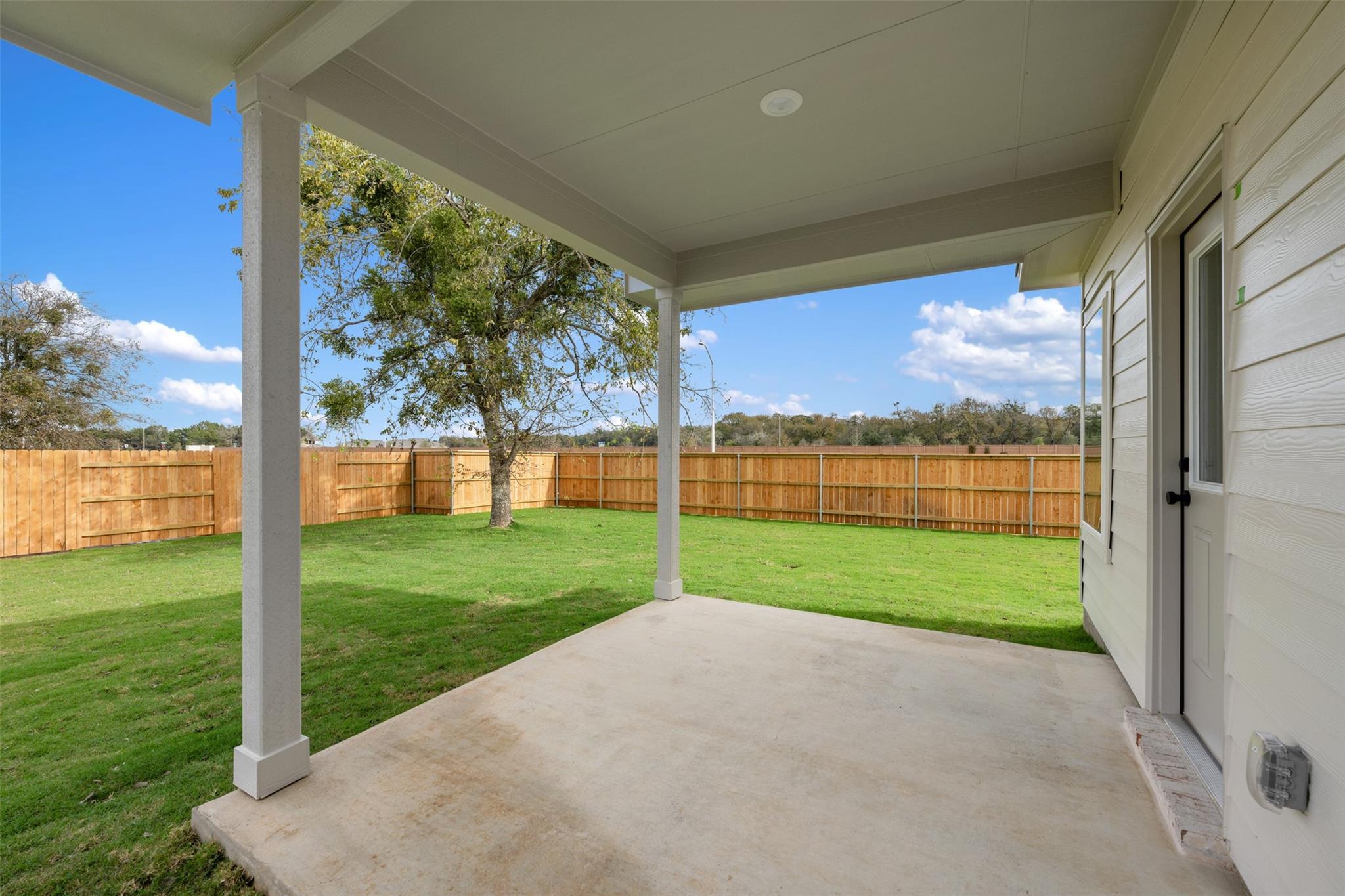110 Golden Gate LN