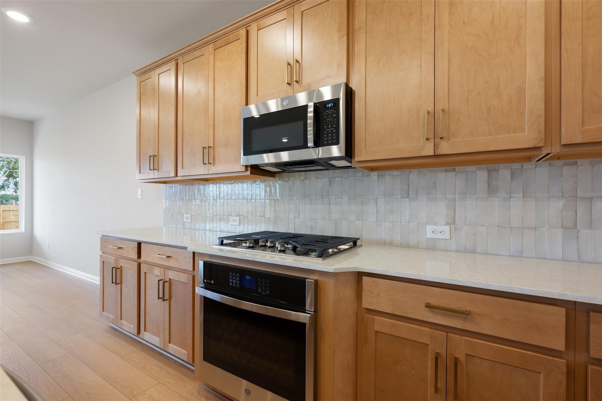 110 Golden Gate LN