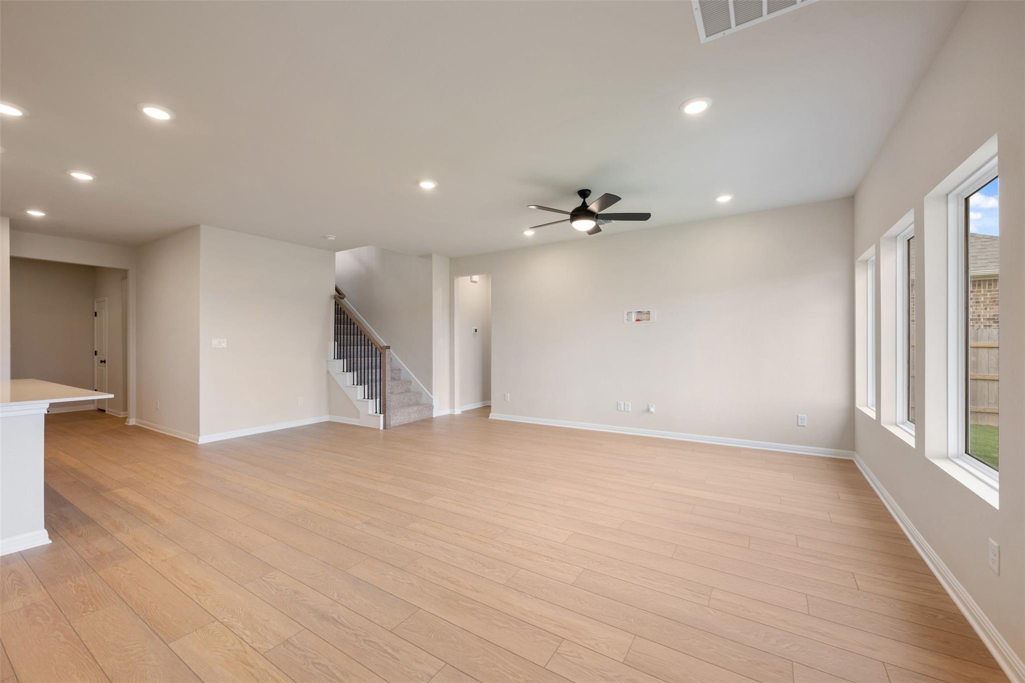 110 Golden Gate LN