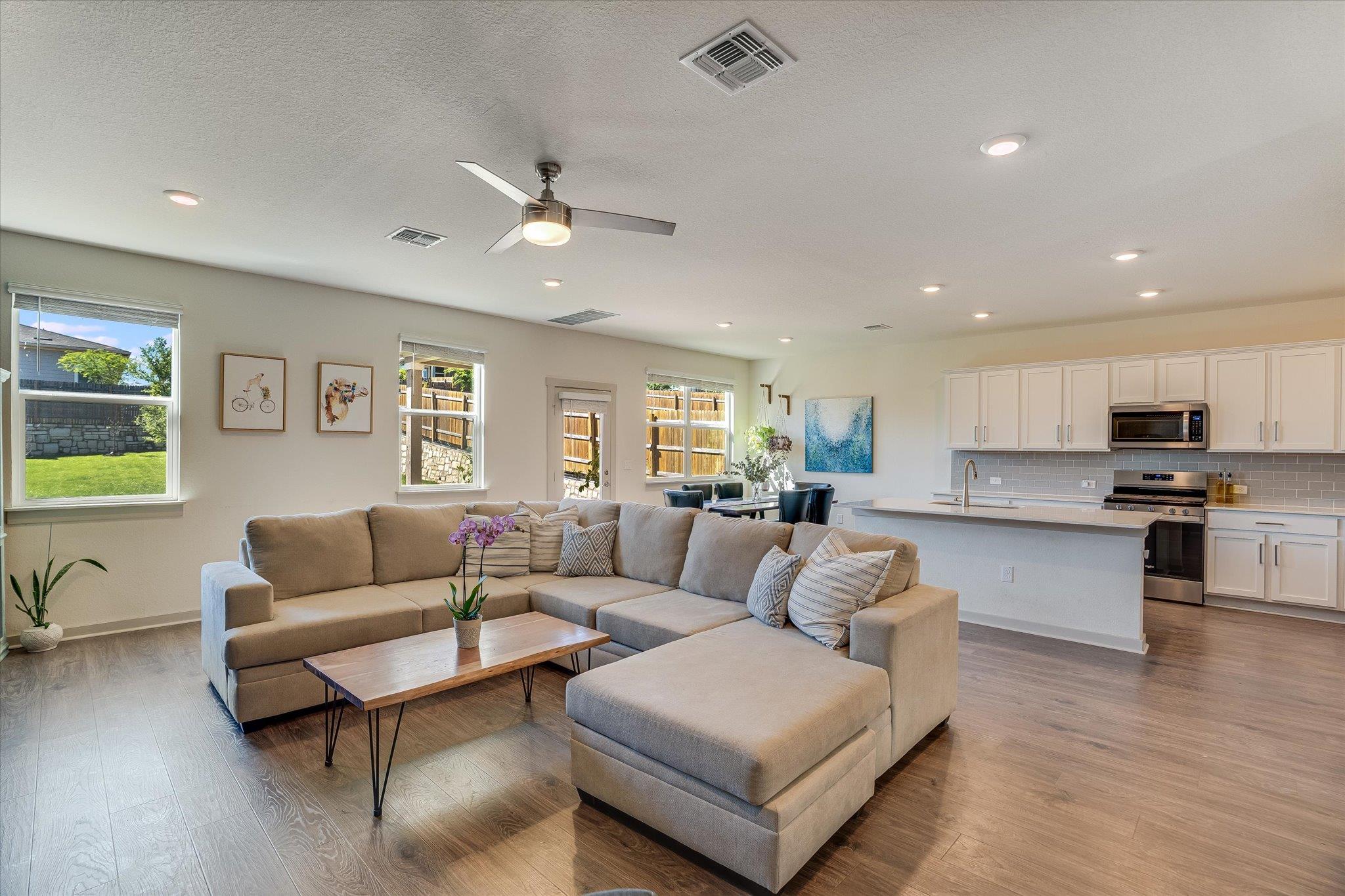 2405 Sisterdale LN