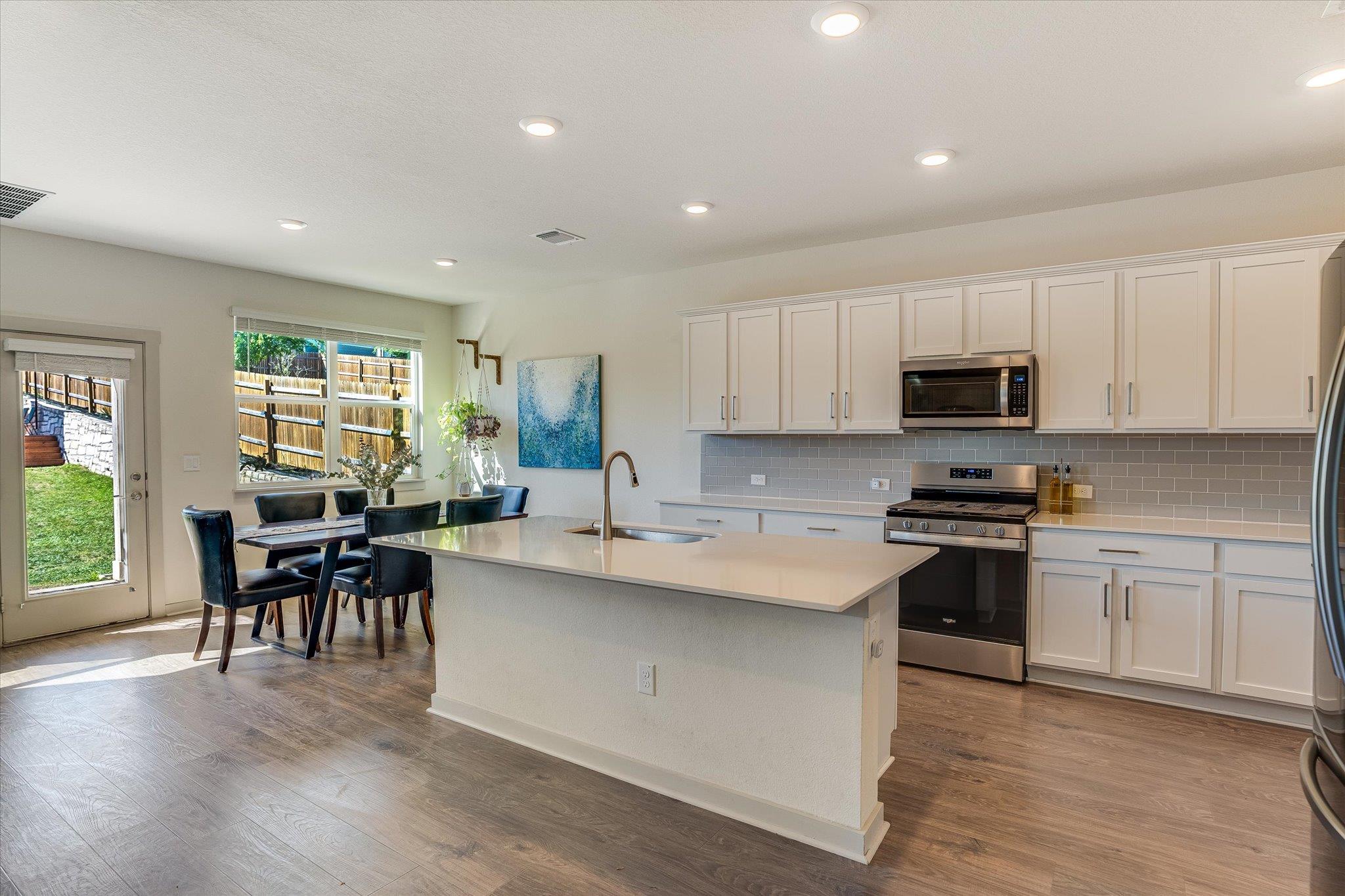 2405 Sisterdale LN