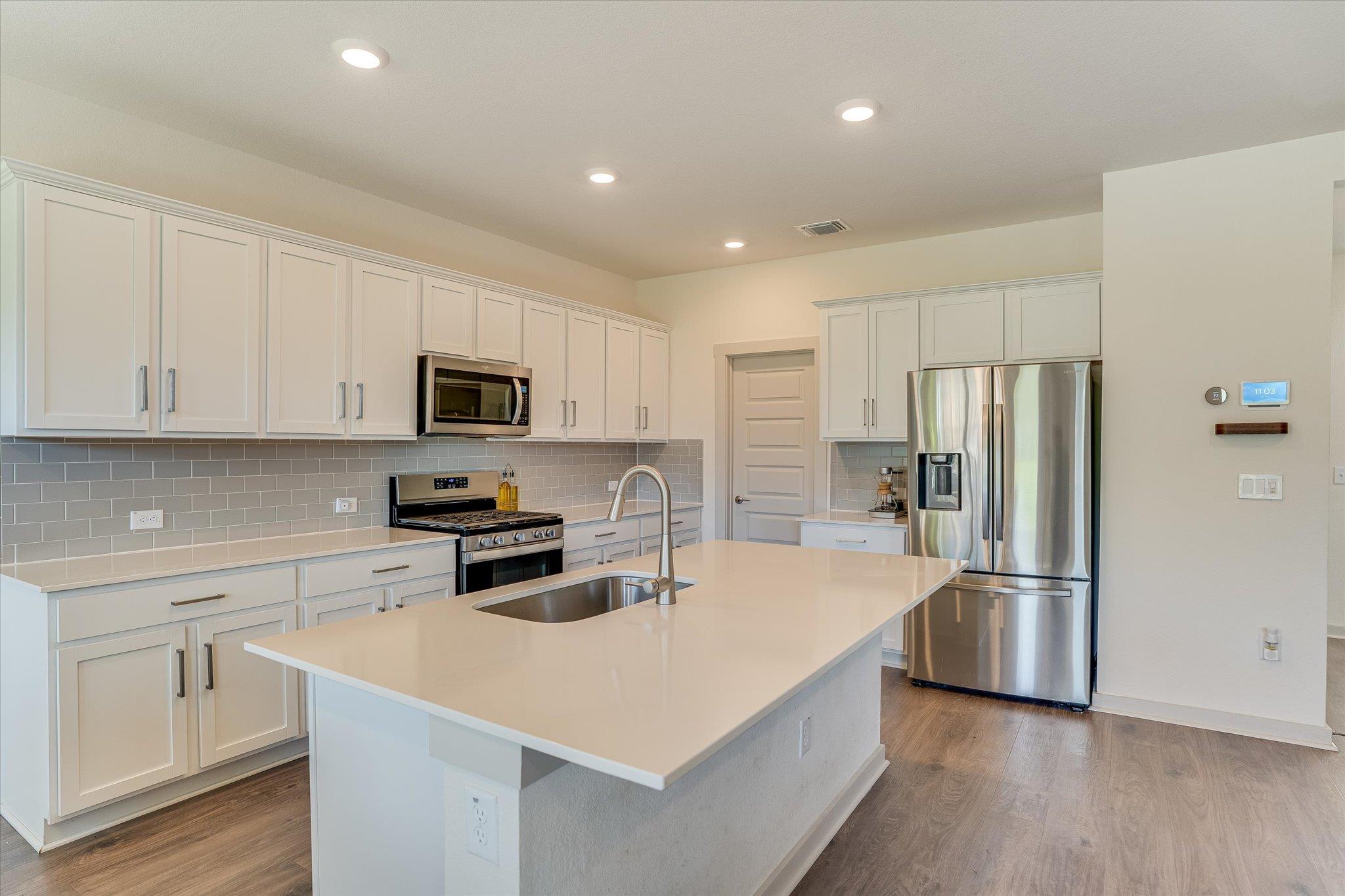 2405 Sisterdale LN