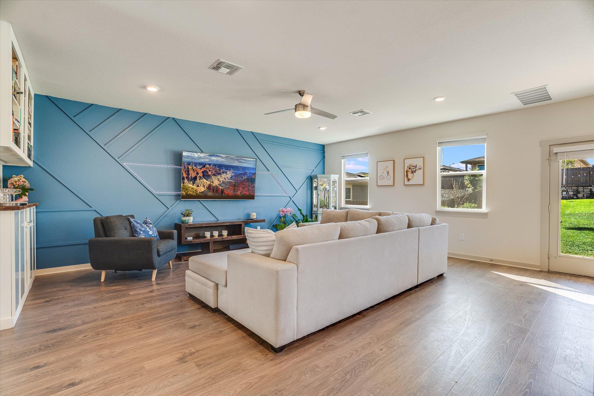 2405 Sisterdale LN