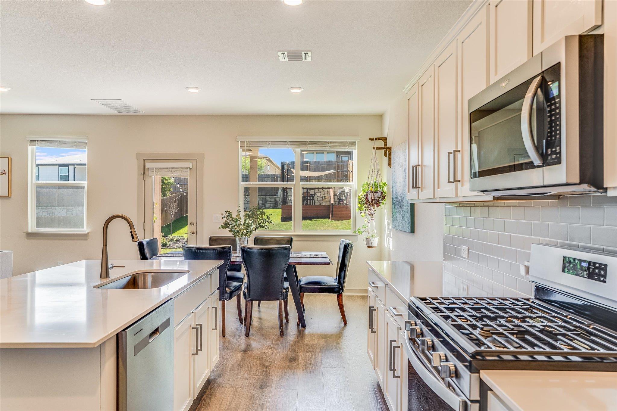 2405 Sisterdale LN