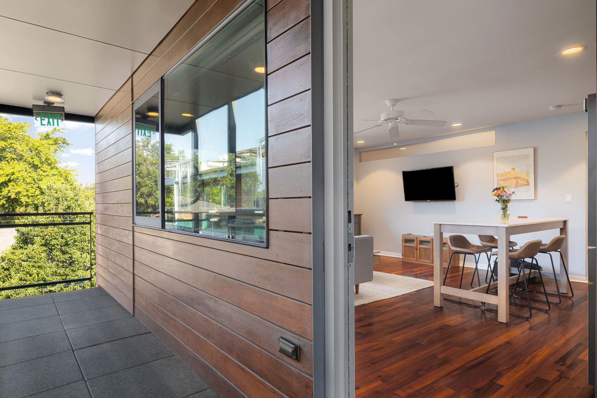 904 West Ave # 213