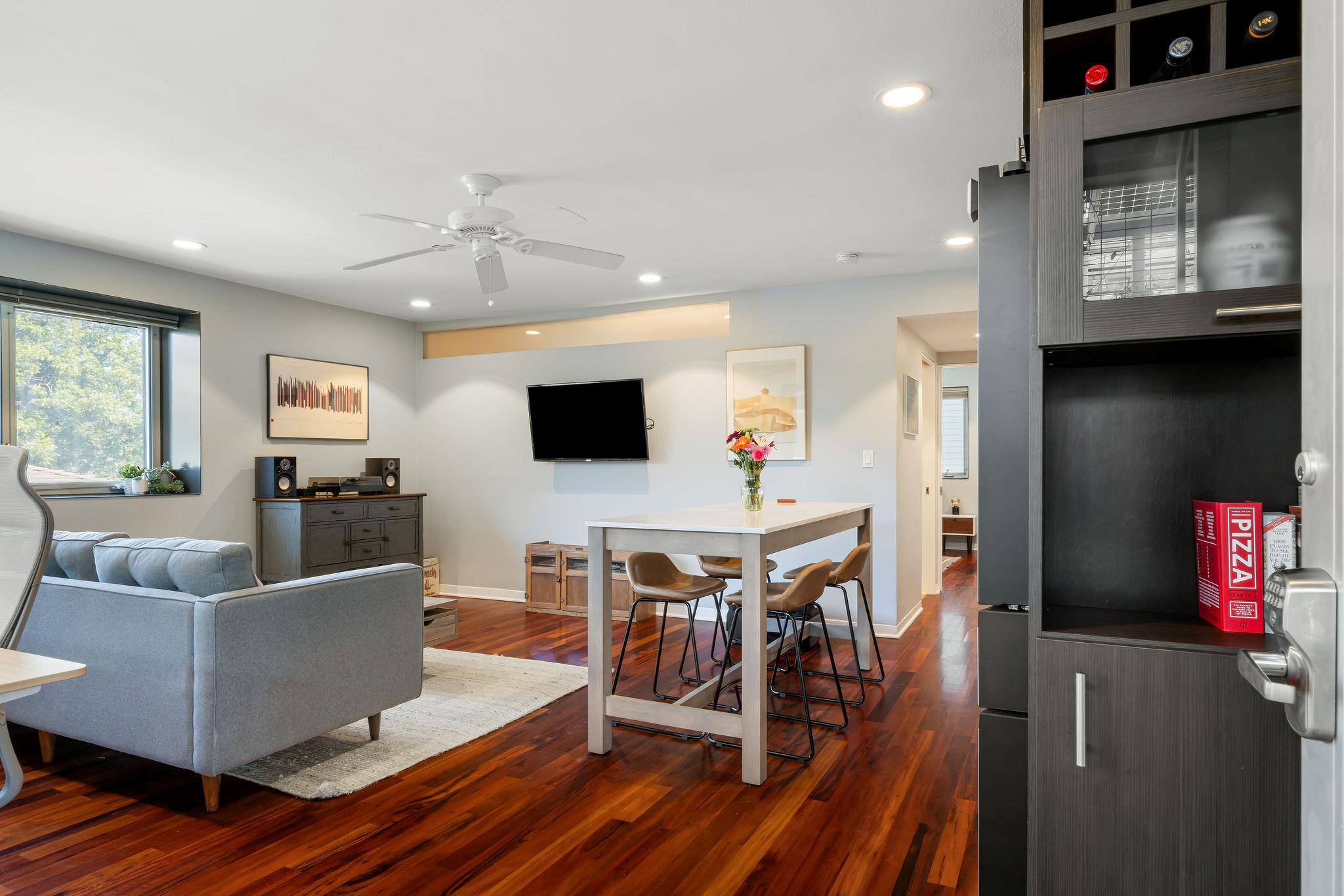 904 West Ave # 213