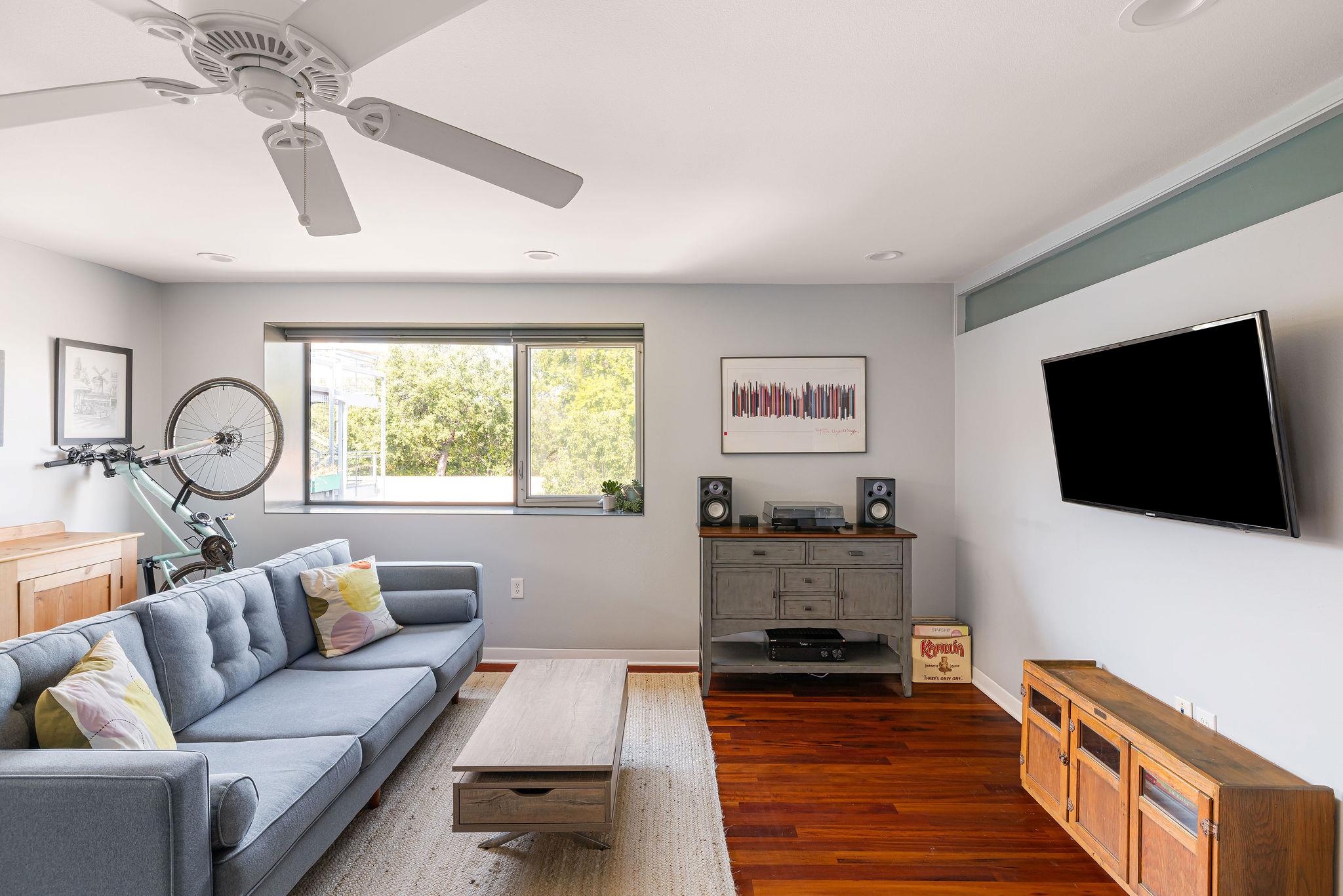 904 West Ave # 213
