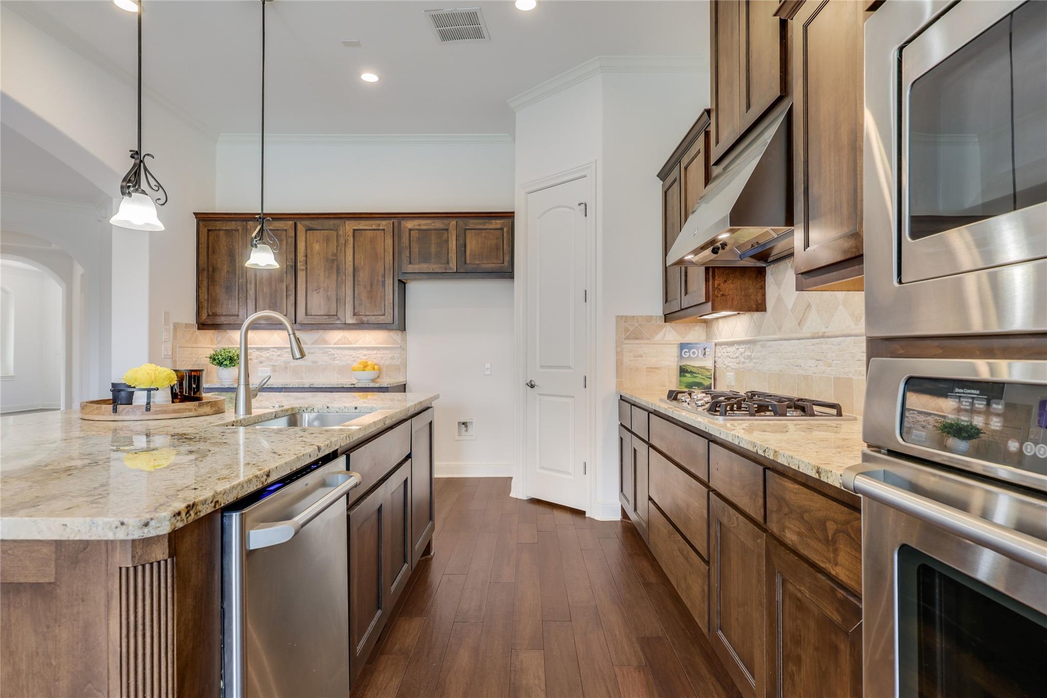 2210 University Club DR # 10A