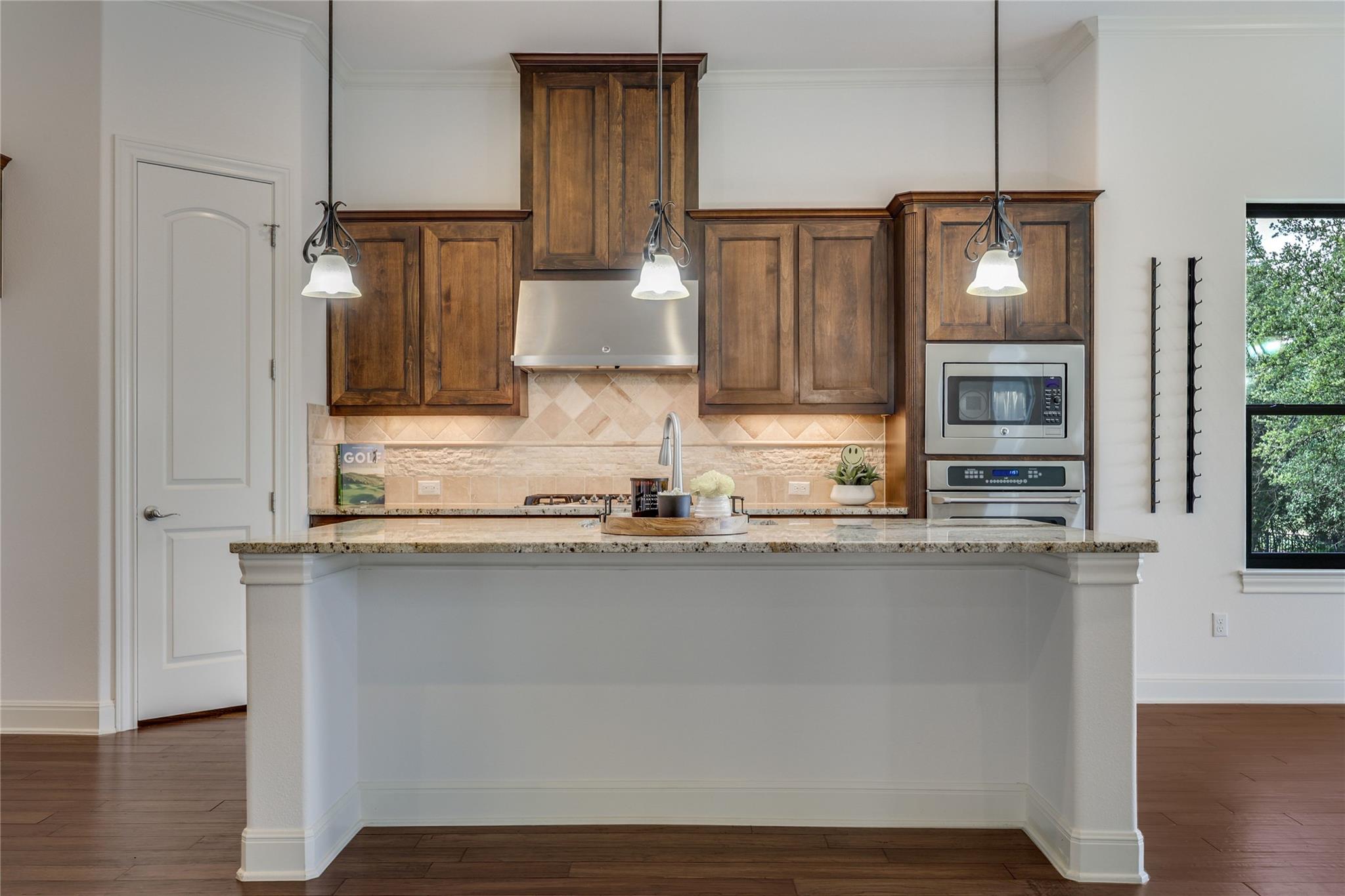 2210 University Club DR # 10A