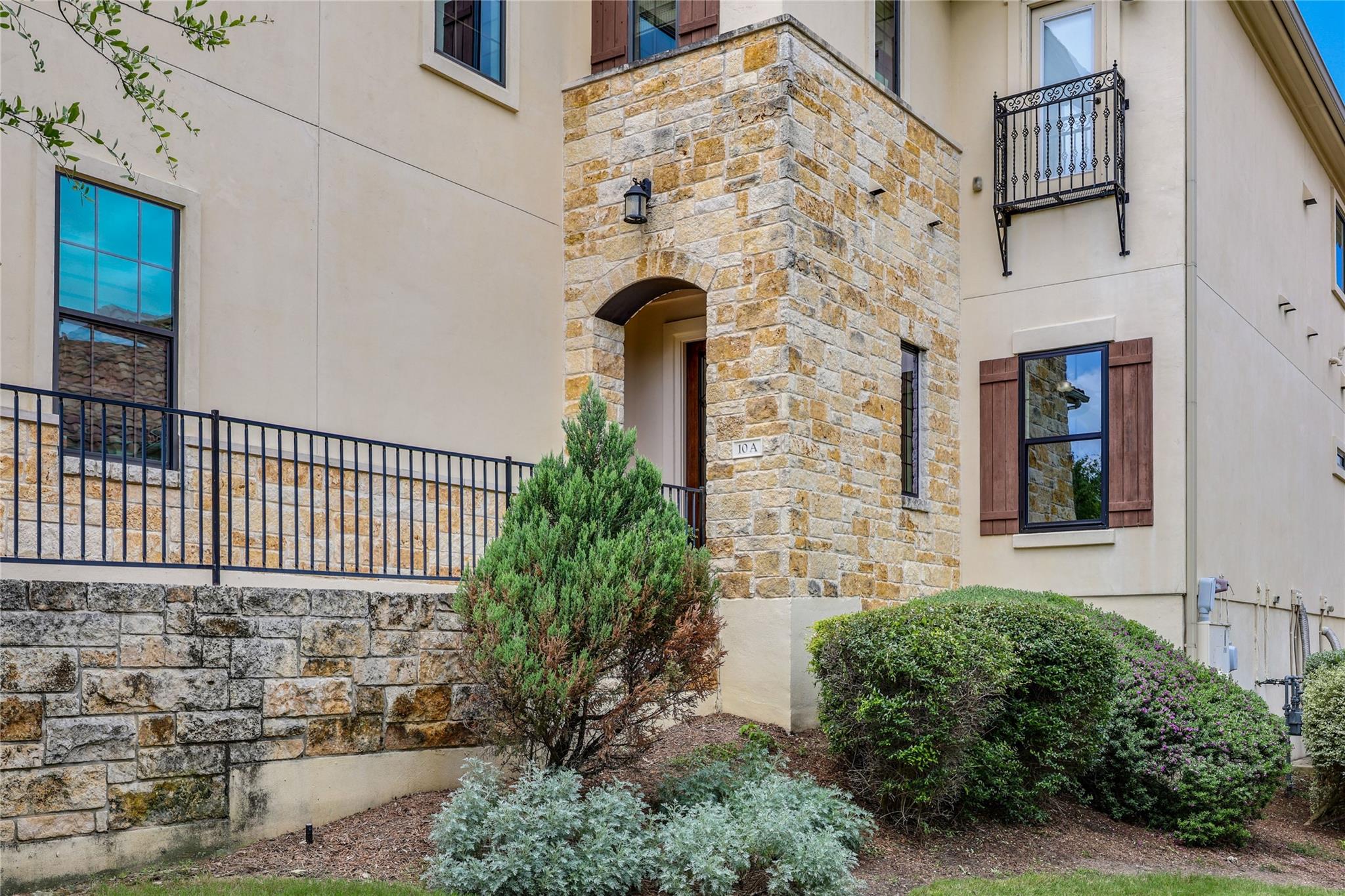 2210 University Club DR # 10A