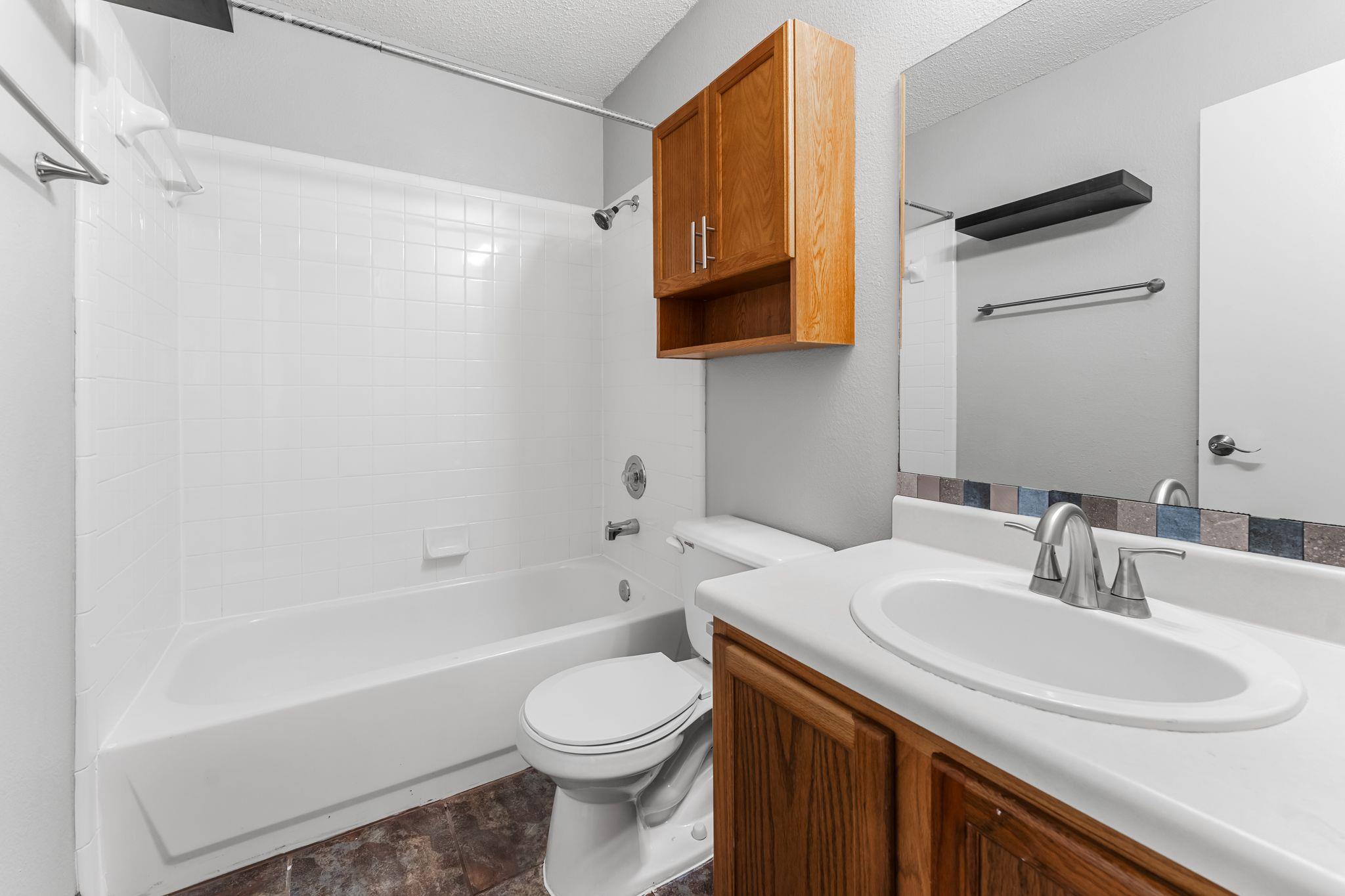 1303 Julies WALK