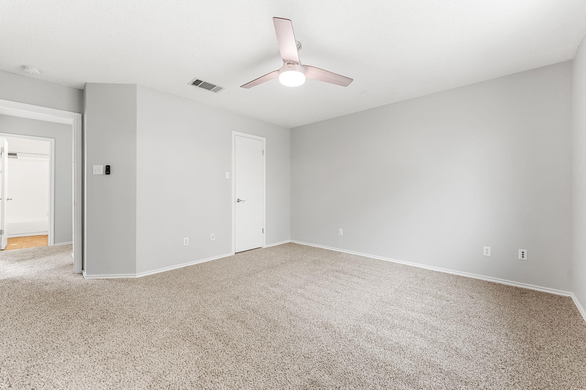1303 Julies WALK