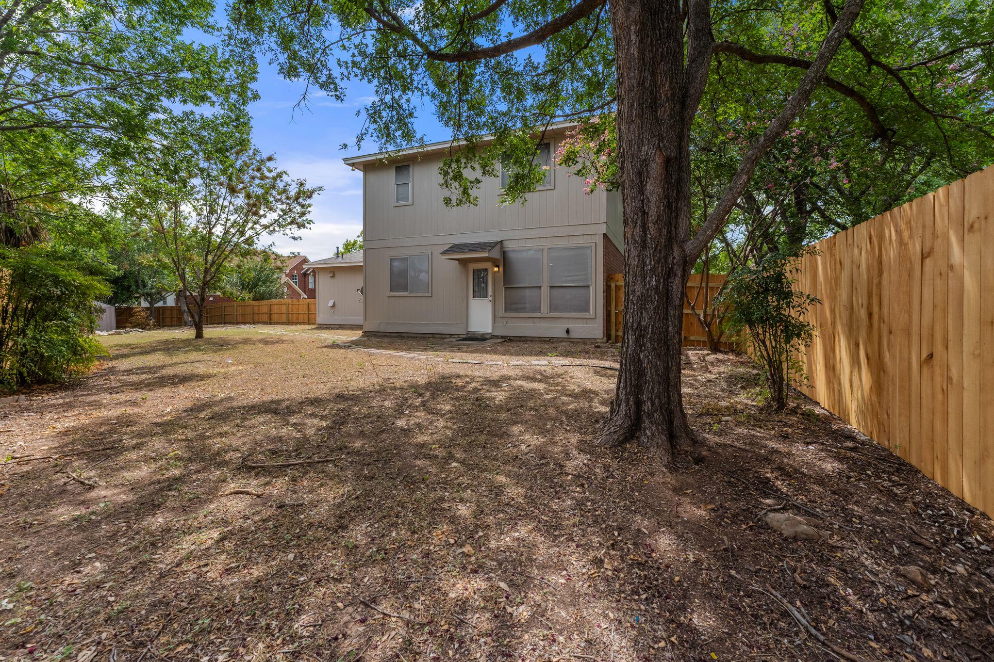 1303 Julies WALK