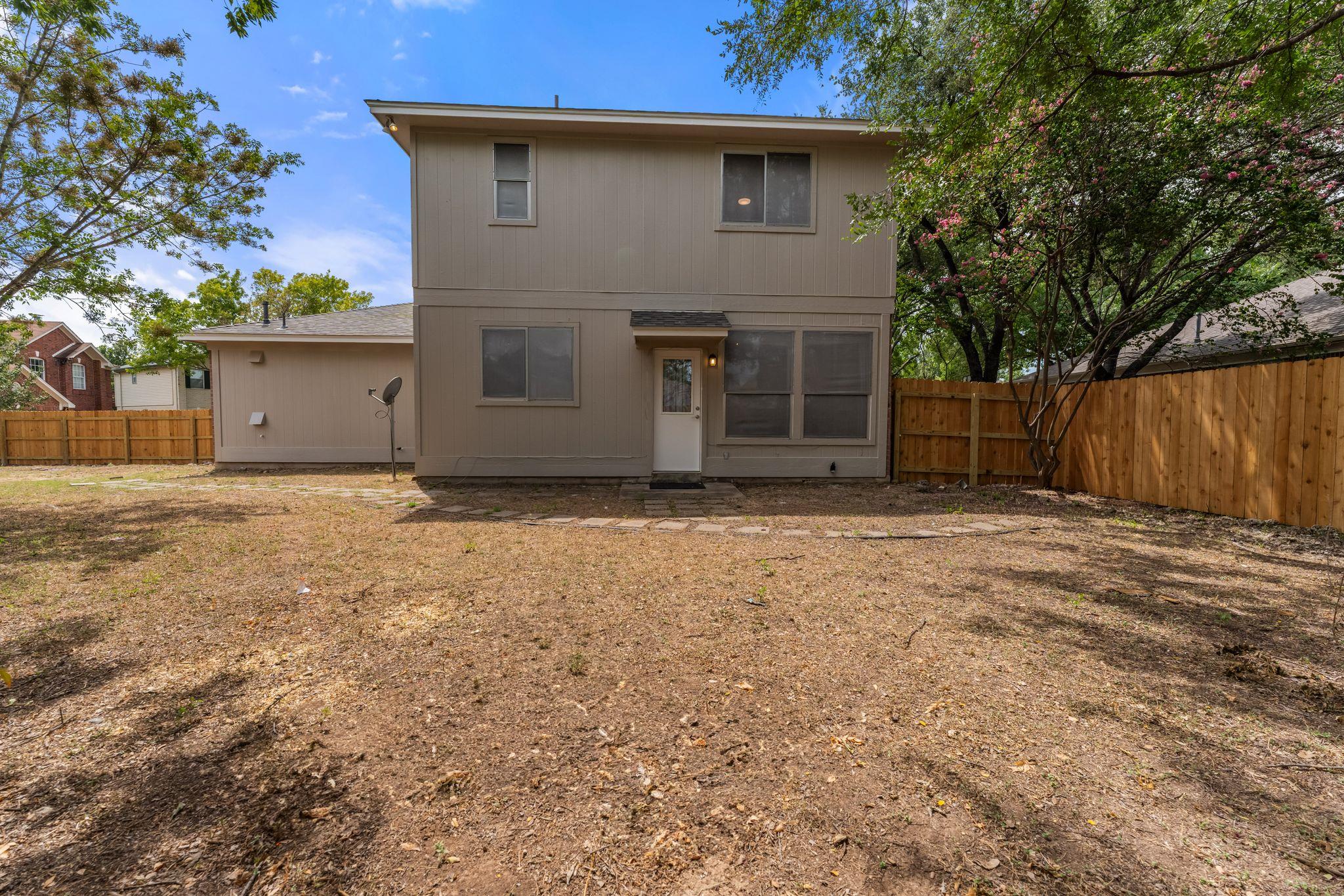 1303 Julies WALK