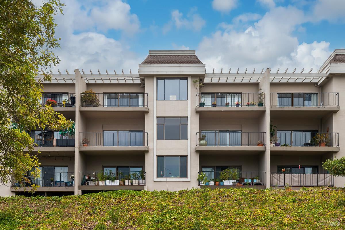 80 Lincoln Dr #2C