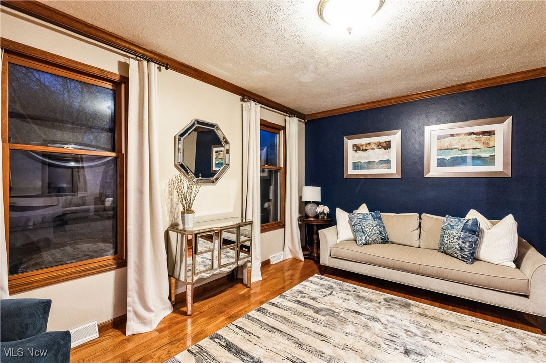 340 Woodbridge Glen