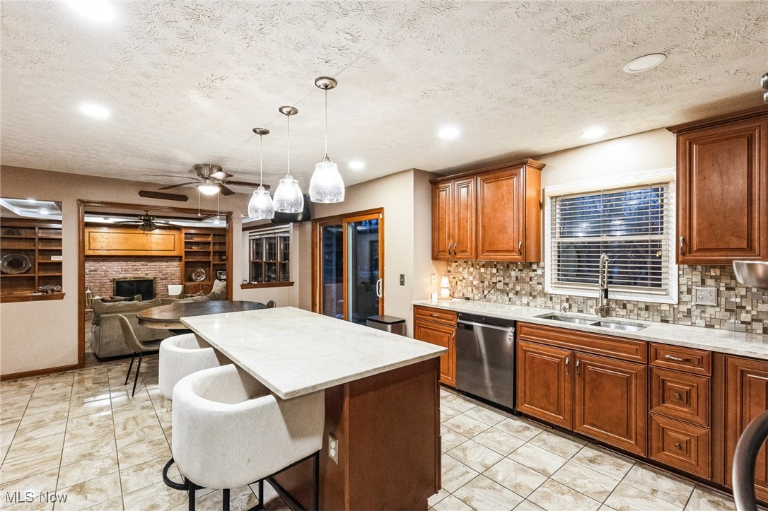340 Woodbridge Glen