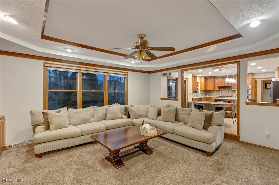 340 Woodbridge Glen
