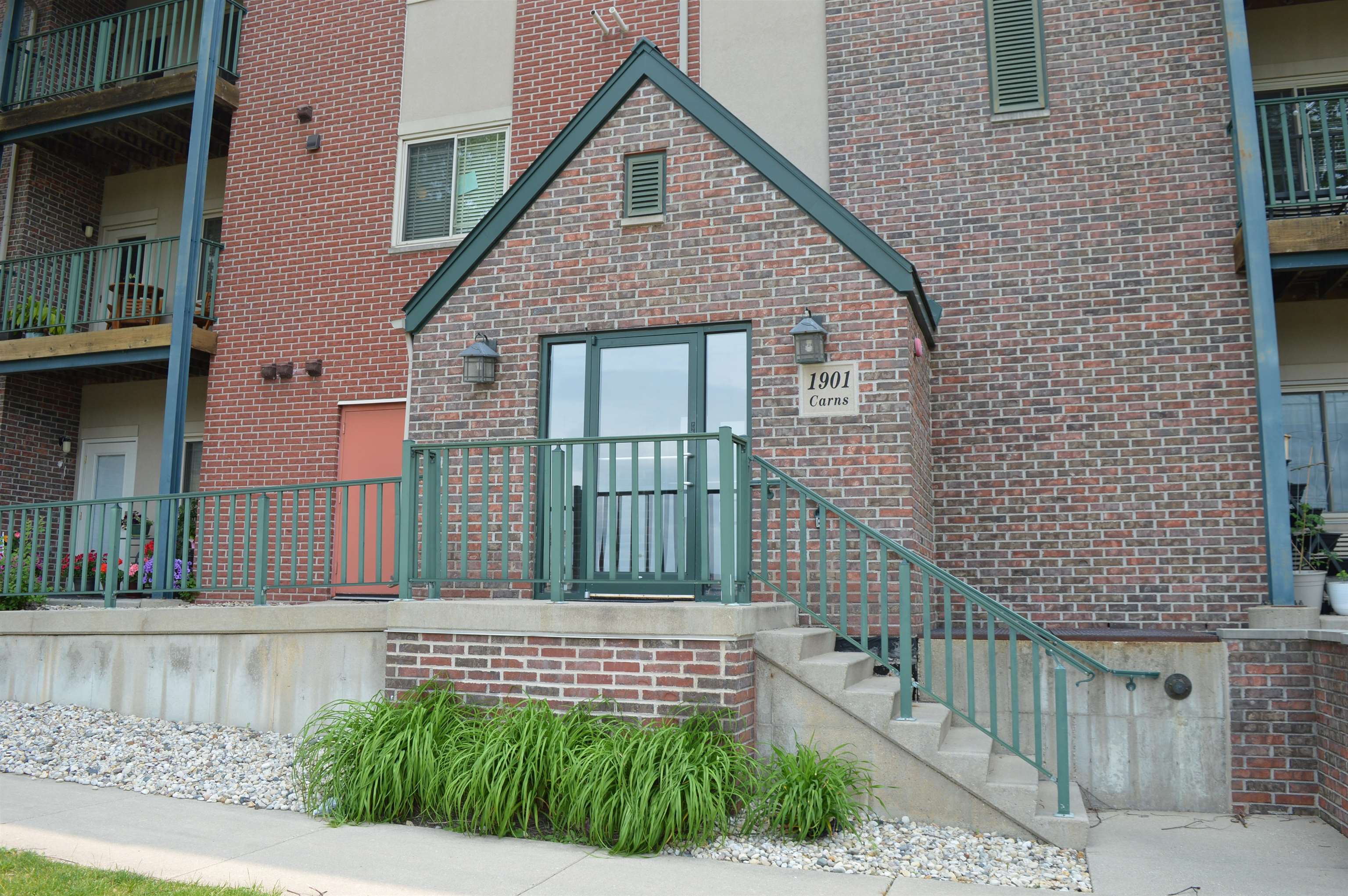 1901 Carns Drive 206