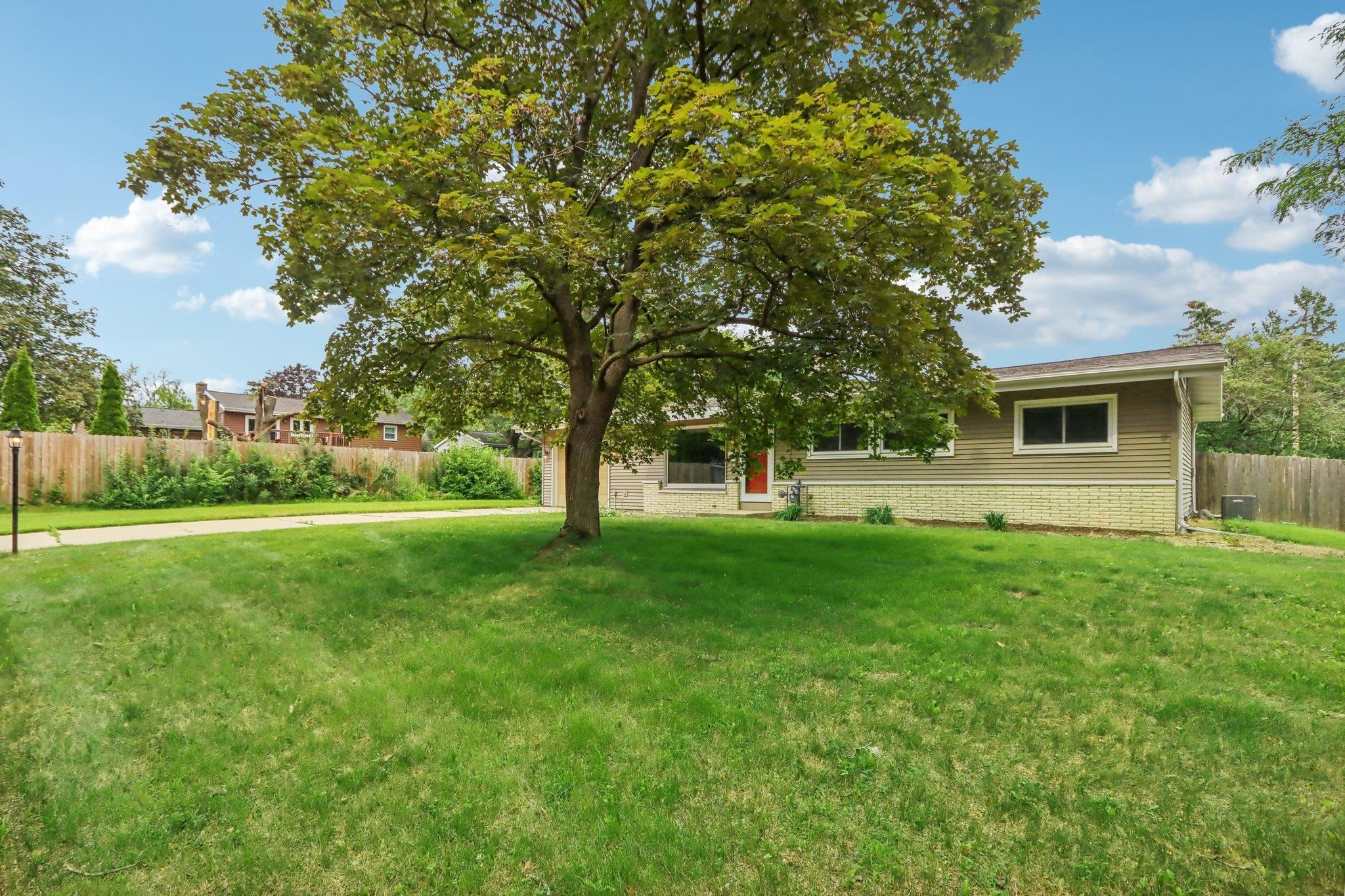 2009 Mulberry Lane