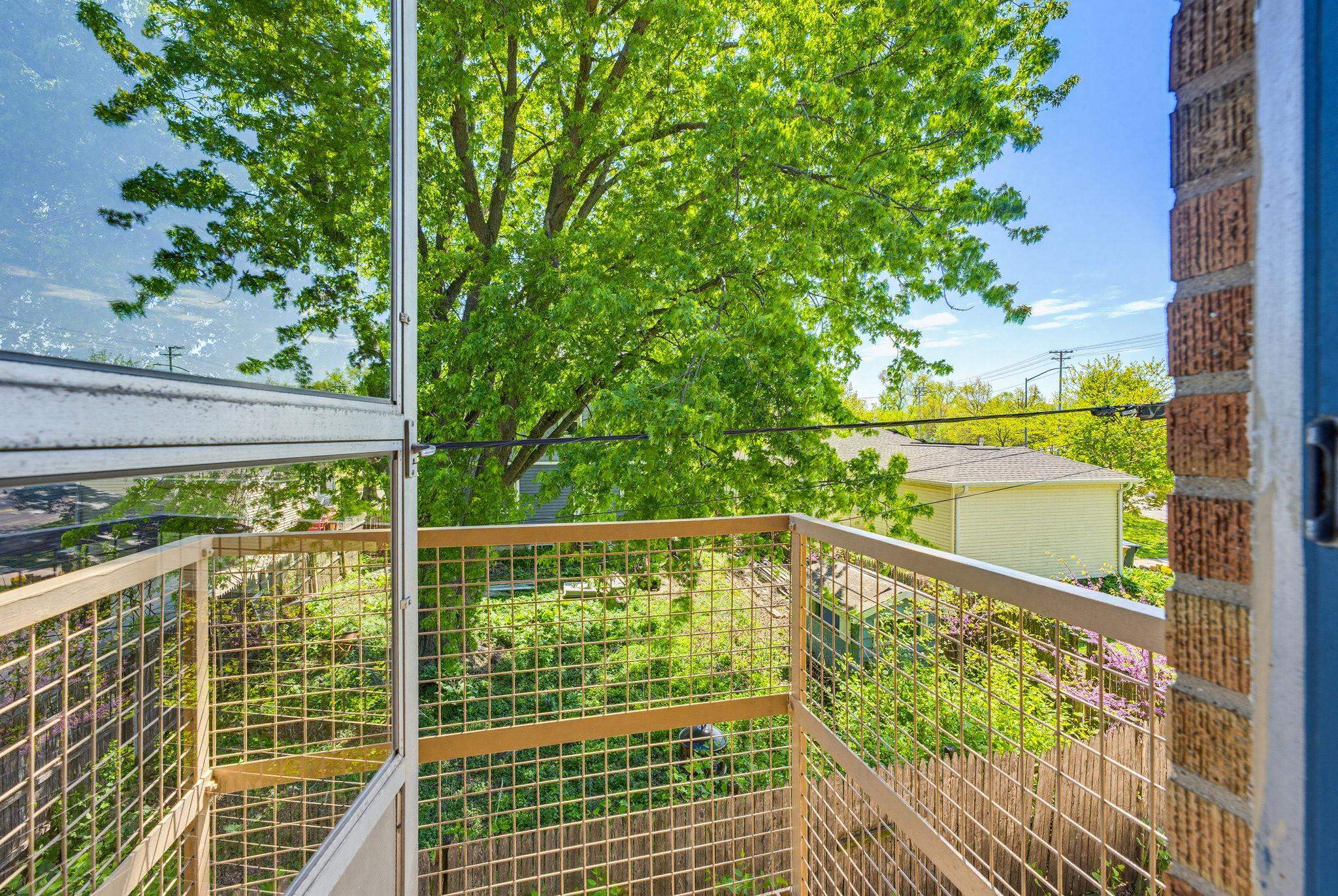 114 W Olin Avenue