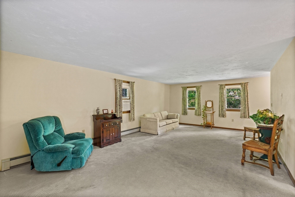 7 Beach Rd