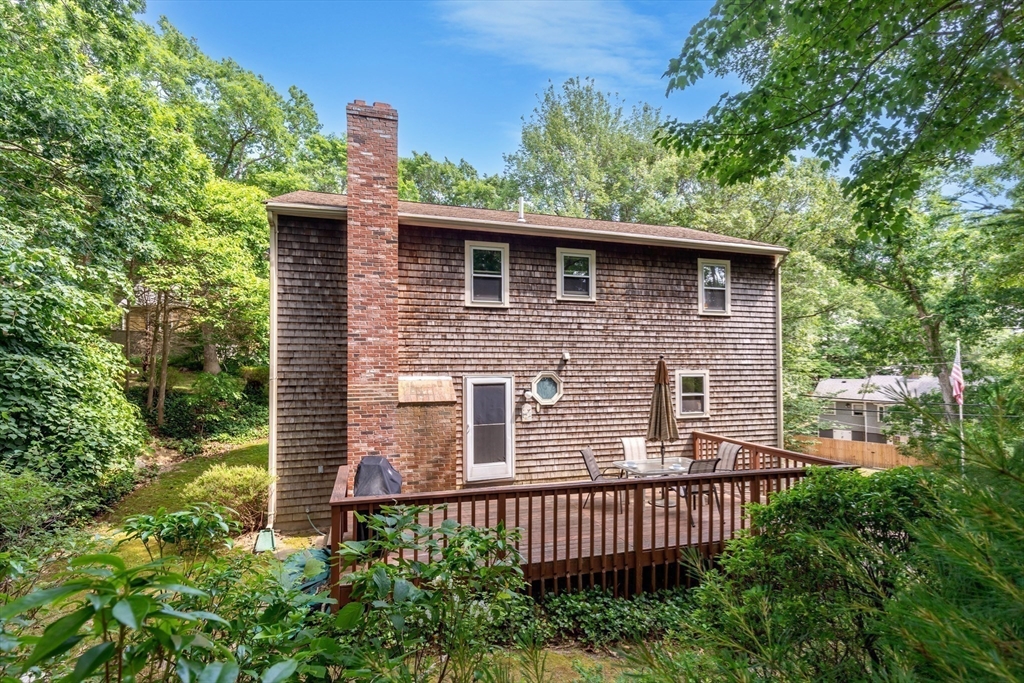 7 Beach Rd