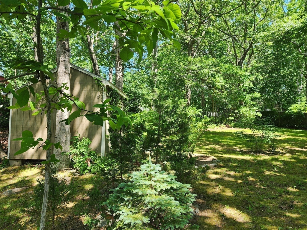 7 Beach Rd