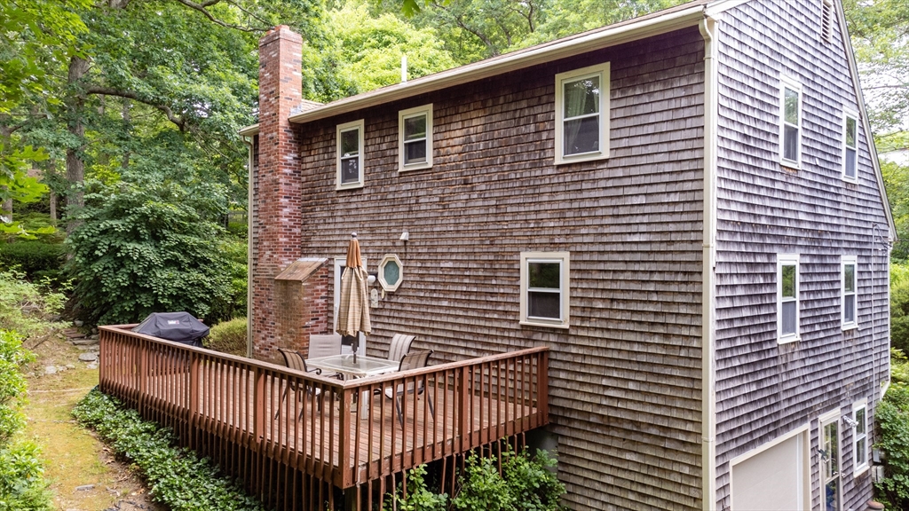 7 Beach Rd