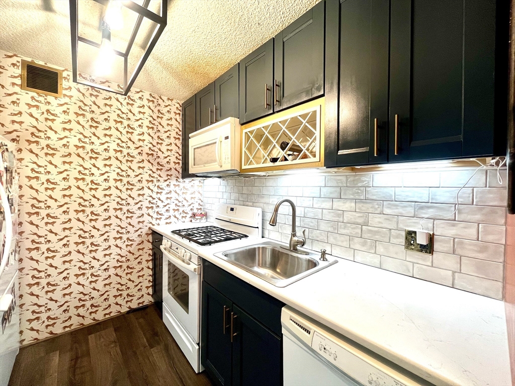 44-1101 Washington St # 1101
