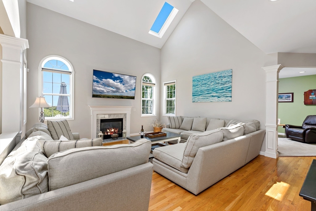 407 Raymond Rd