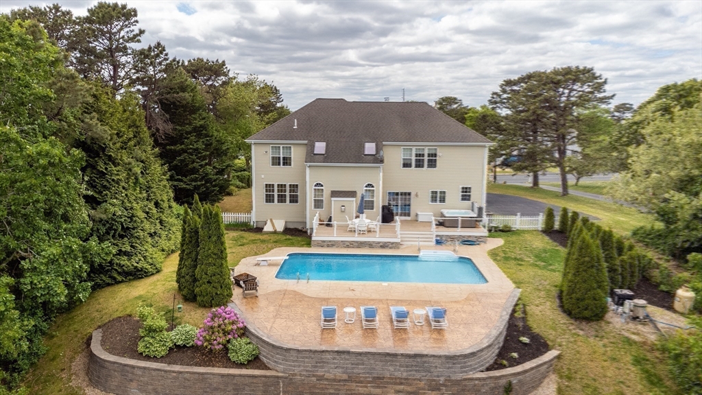 407 Raymond Rd
