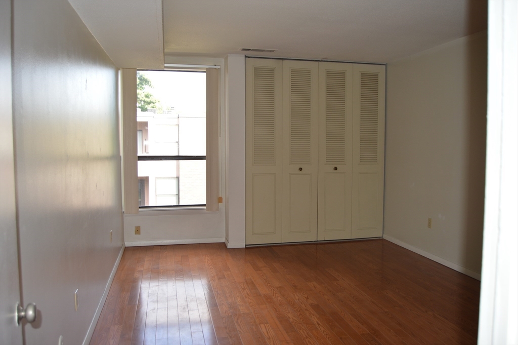 62 Shrewsbury Green Dr Unit: K