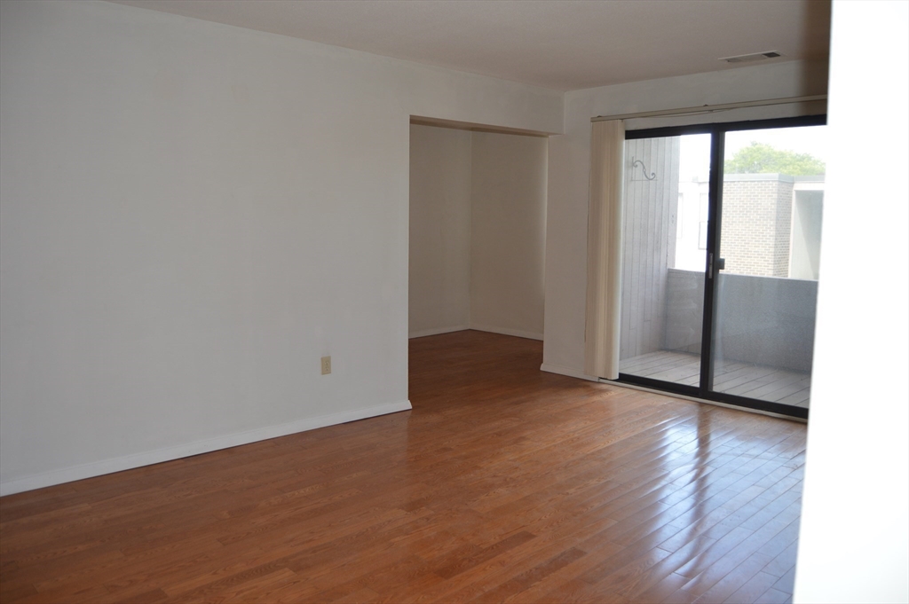 62 Shrewsbury Green Dr Unit: K