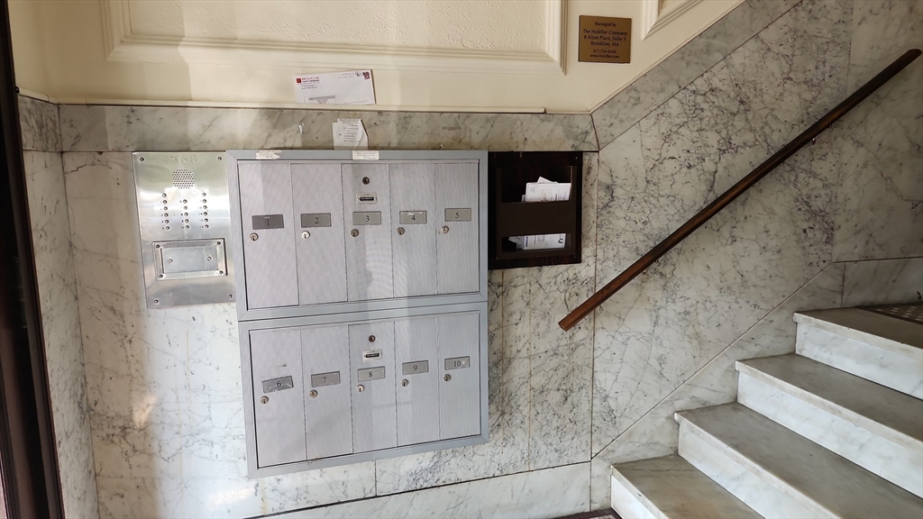 1568 Commonwealth Ave # 6