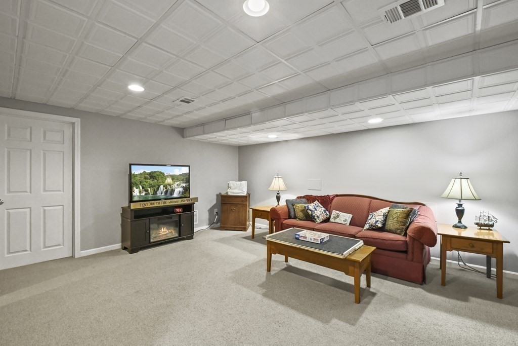 148 Ariel Cir # 148