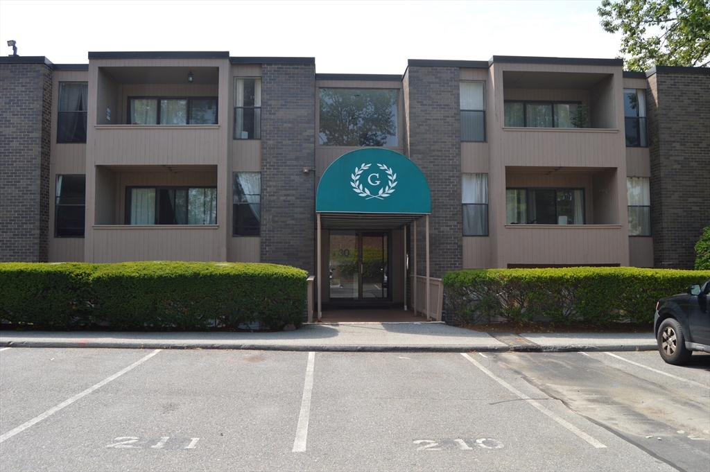 30 Shrewsbury Green Dr Unit: C