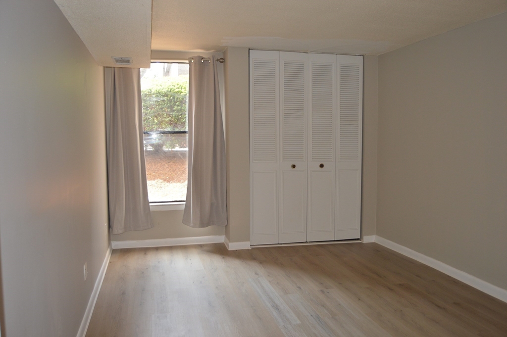 30 Shrewsbury Green Dr Unit: C