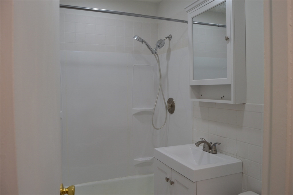 30 Shrewsbury Green Dr Unit: C