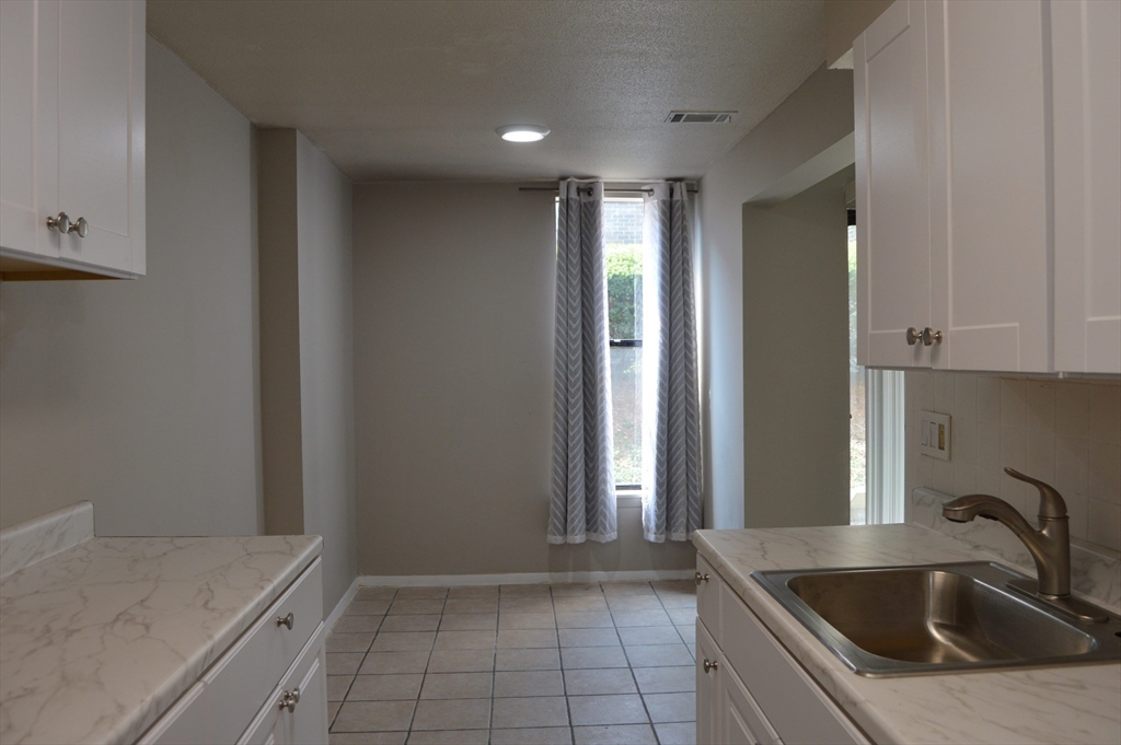 30 Shrewsbury Green Dr Unit: C