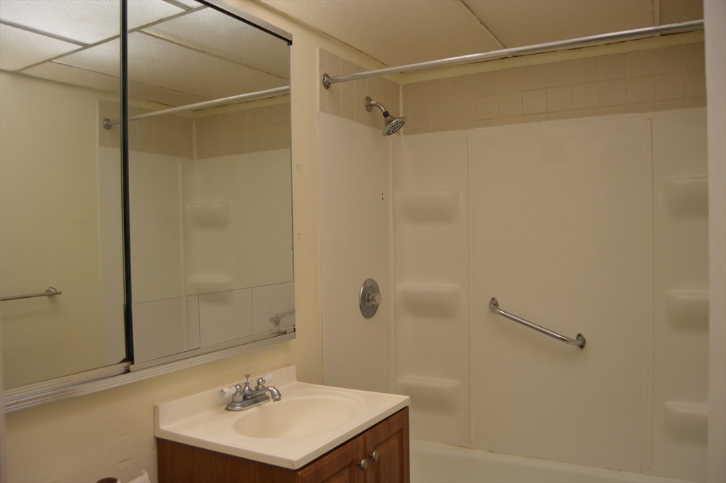 68 Shrewsbury Green Dr Unit: F