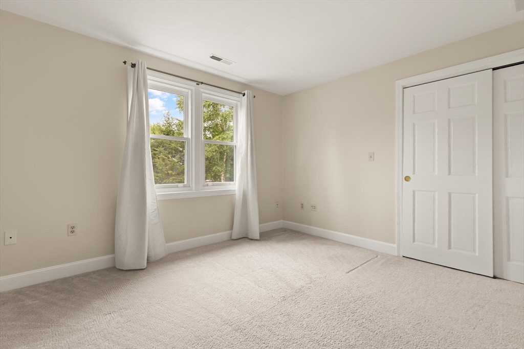 323 Robert Rd