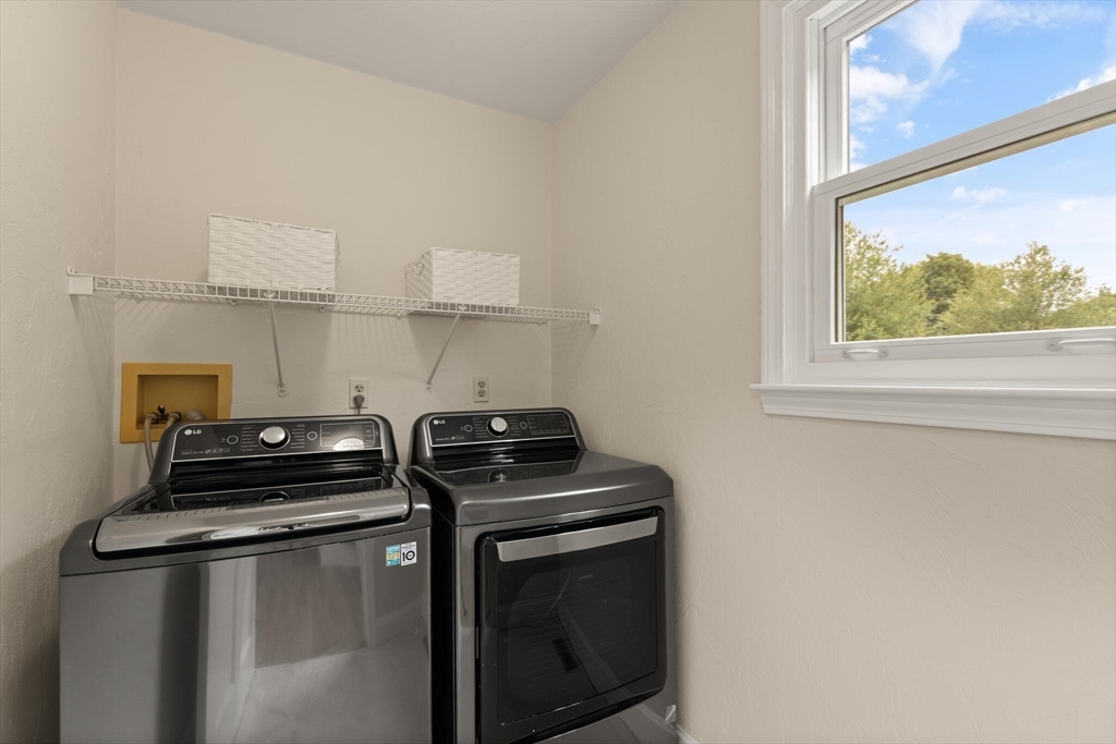 323 Robert Rd