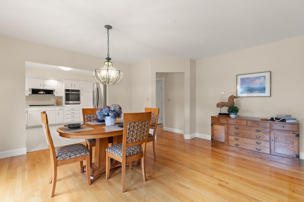323 Robert Rd